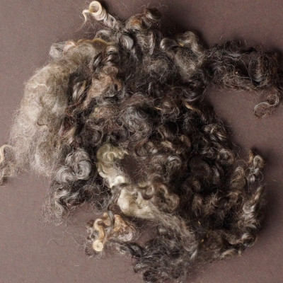 Wensleydale Locken Naturgrau