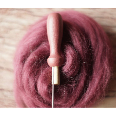 Kleiner Filznadelgriff aus Holz - Ziegelrot