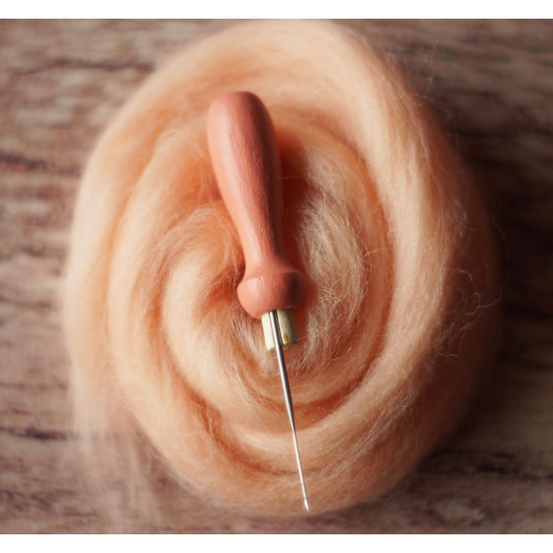 Kleiner Filznadelgriff aus Holz - Koralle