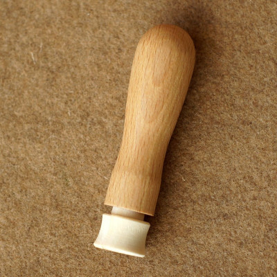 3ER-FILZNADELGRIFF AUS GEBEIZTEM HOLZ • MIT ODER OHNE FILZNADELN (MERINO EXTRAFEIN)