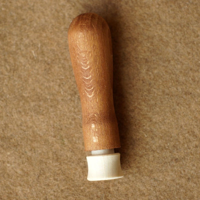 3er-Filznadelgriff aus gebeiztem Holz - Kirsche