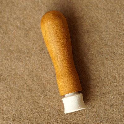 3er-Filznadelgriff aus gebeiztem Holz Goldteak