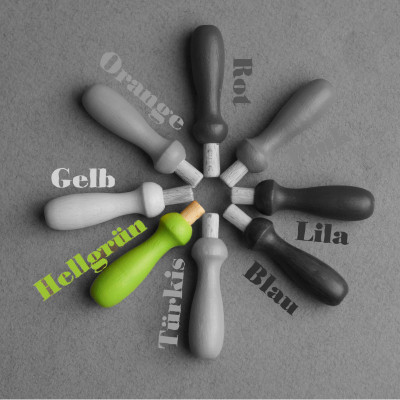 Kleiner bunter Filznadelgriff aus Holz