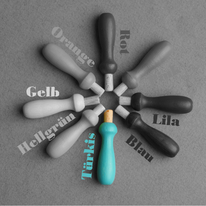 Kleiner bunter Filznadelgriff aus Holz - Türkis