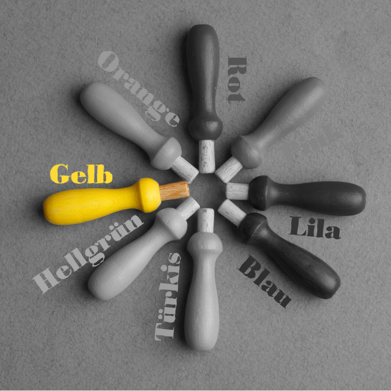 Kleiner bunter Filznadelgriff aus Holz - Gelb