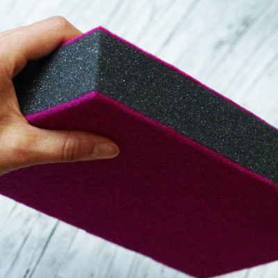 Handgefertigte Stechunterlage zum Nadelfilzen