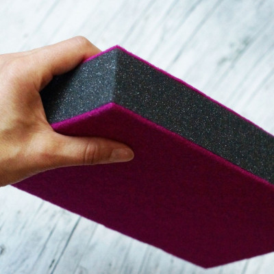 Handgefertigte Stechunterlage zum Nadelfilzen