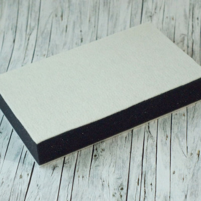 Handgefertigte Stechunterlage zum Nadelfilzen - Weiß