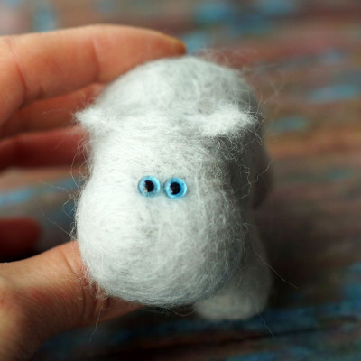 4 Paar blaue Glasaugen am Draht  Ø 5mm