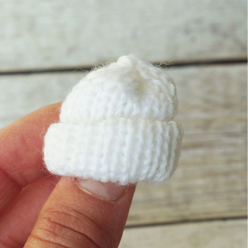 Mini-Strickmützen - weiß