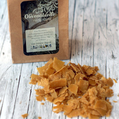 OLIVENÖLSEIFE-FLOCKEN ZUM NASSFILZEN