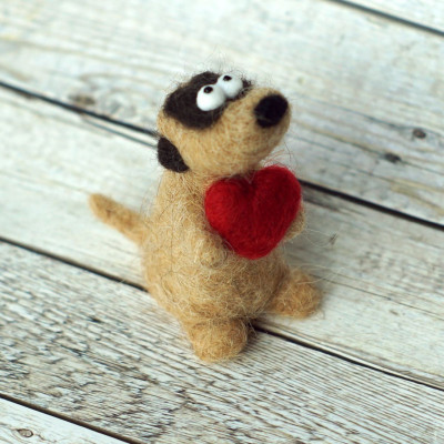 Erdmännchen mit Herz