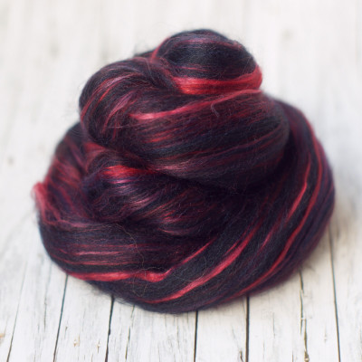 Mischkammzug 'Schwarzer Granatapfel'