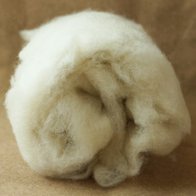 Kernwolle Tiroler Bergschaf Naturweiß