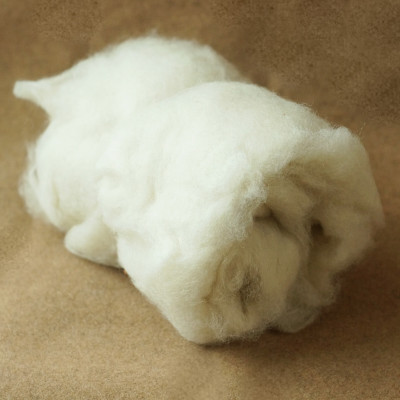 Kernwolle Tiroler Bergschaf Naturweiß