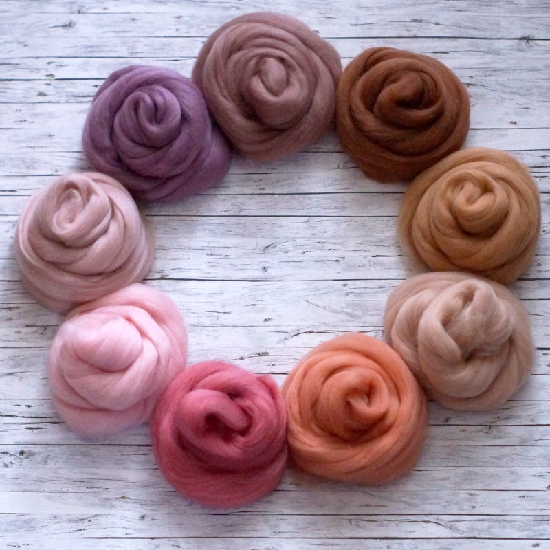 KAMMZUGSET MIT 9 PFIRSICH-ROSA-BRAUNTÖNEN