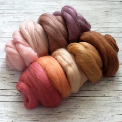 KAMMZUGSET MIT 9 PFIRSICH-ROSA-BRAUNTÖNEN