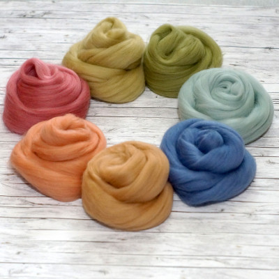 KAMMZUGSET IN 7 GEDECKTEN FARBTÖNEN