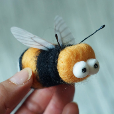 Nadelgefilzte Hummel