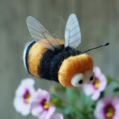 Nadelgefilzte Hummel