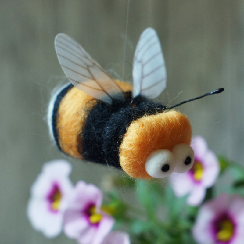 Nadelgefilzte Hummel