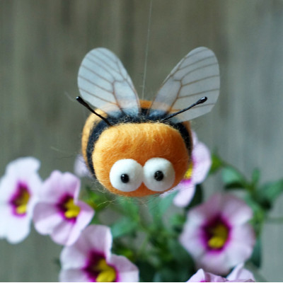 Nadelgefilzte Hummel