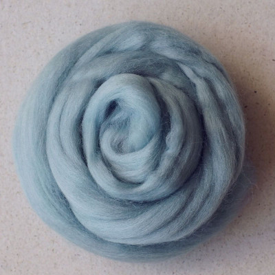 Kammzug helles Schieferblau